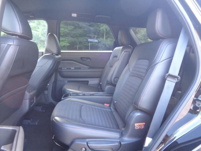 2023 Nissan Pathfinder Rock Creek image 12