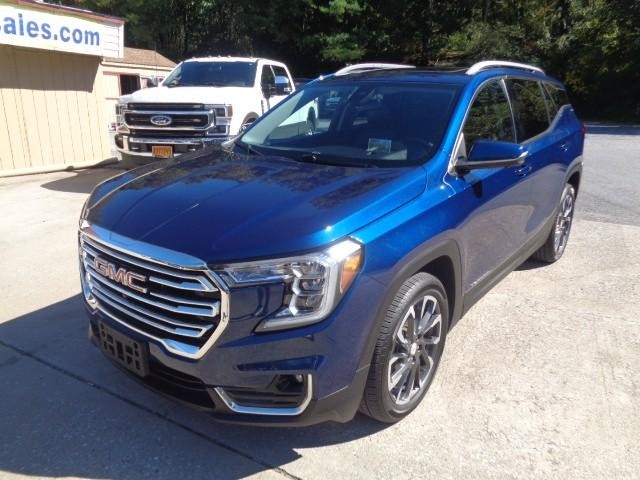 2022 GMC Terrain SLT image 02