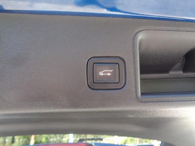 2022 GMC Terrain SLT image 23