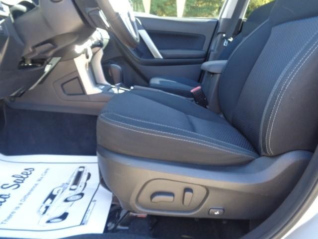 2018 Subaru Forester Premium image 19