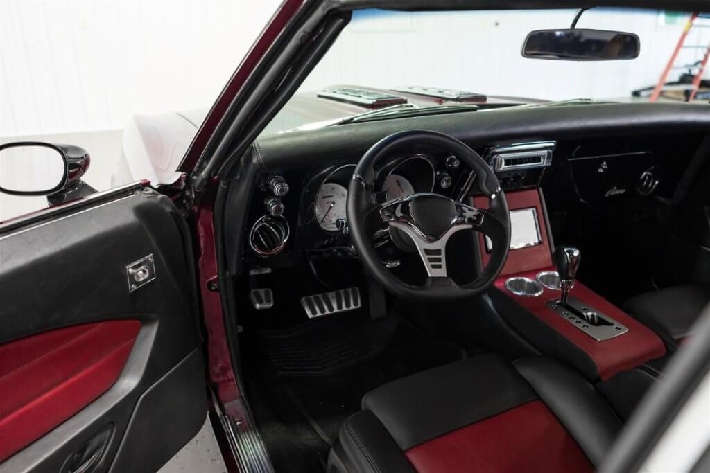 Chevrolet Camaro Vehicle Full-screen Gallery Image 37