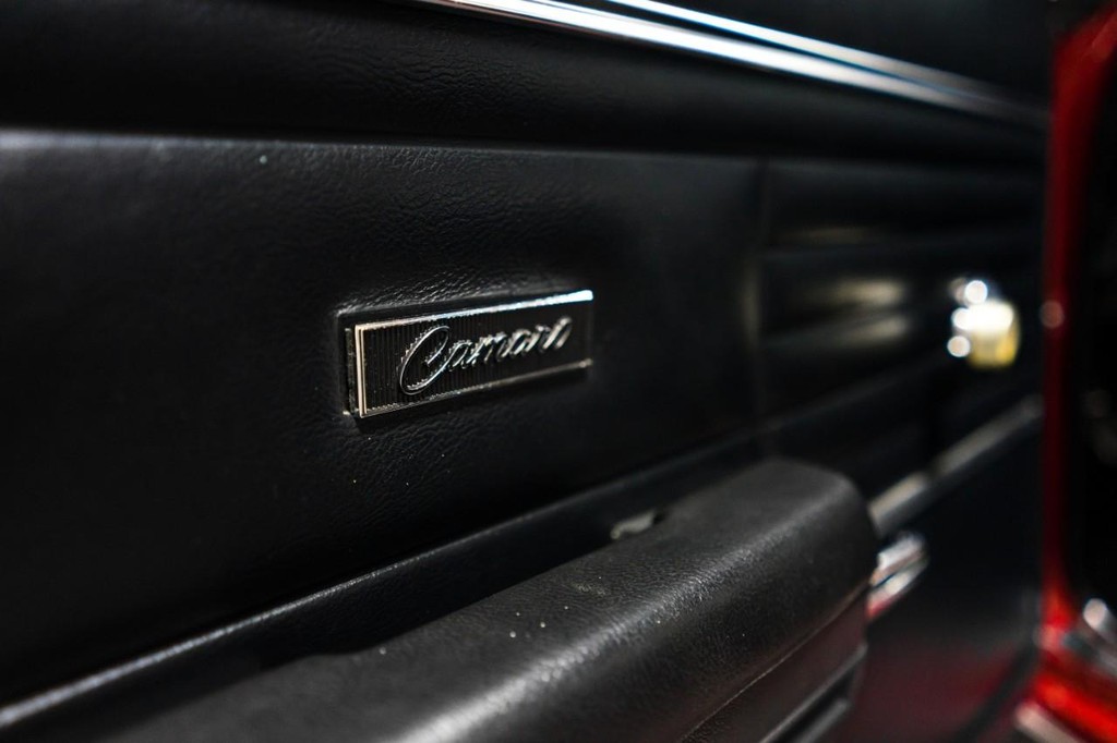 Chevrolet Camaro Vehicle Full-screen Gallery Image 42