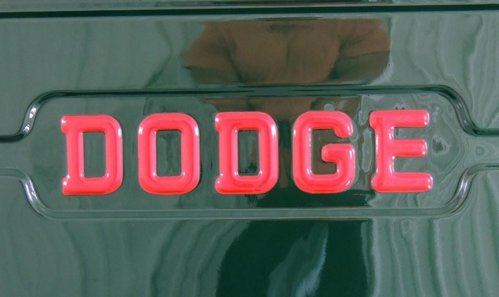Dodge 1500 Vehicle Full-screen Gallery Image 11