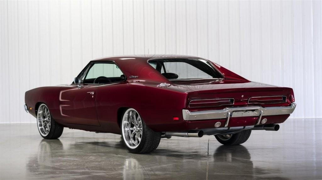 Dodge Charger Vehicle Full-screen Gallery Image 7