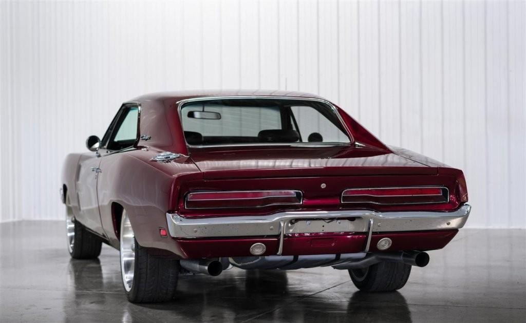 Dodge Charger Vehicle Full-screen Gallery Image 8