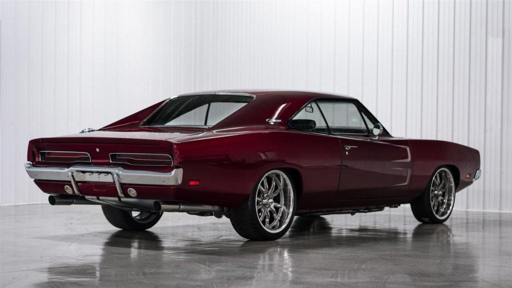 Dodge Charger Vehicle Full-screen Gallery Image 12