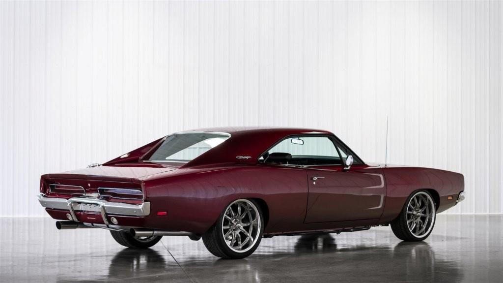 Dodge Charger Vehicle Full-screen Gallery Image 13