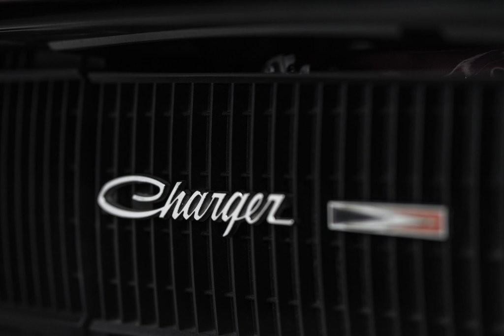 Dodge Charger Vehicle Full-screen Gallery Image 20