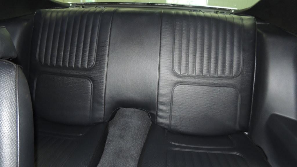 Chevrolet Camaro Vehicle Full-screen Gallery Image 37