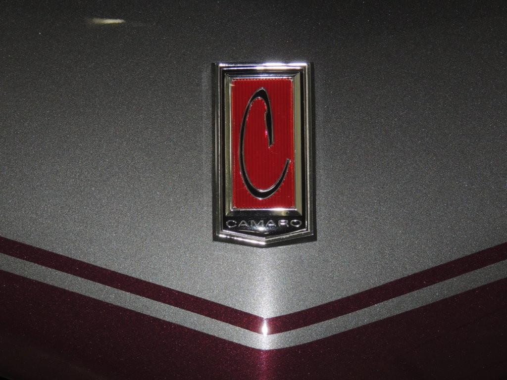 Chevrolet Camaro Vehicle Full-screen Gallery Image 17