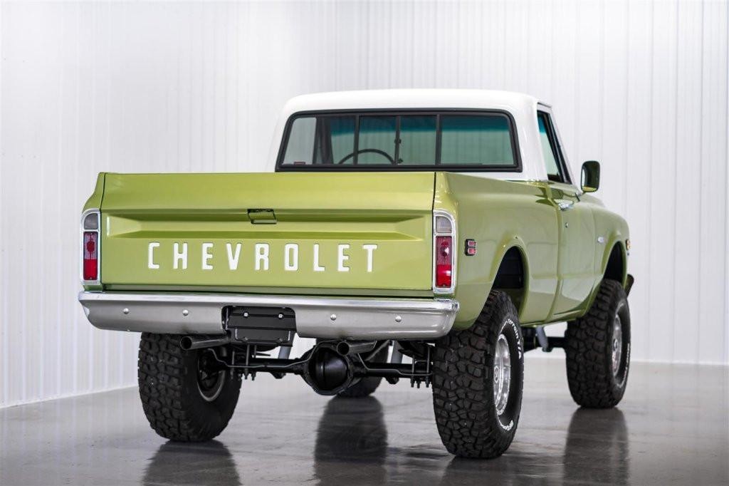 Chevrolet C/K 10 Vehicle Full-screen Gallery Image 21