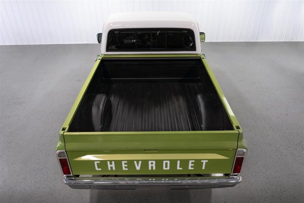 Chevrolet C/K 10 Vehicle Full-screen Gallery Image 28