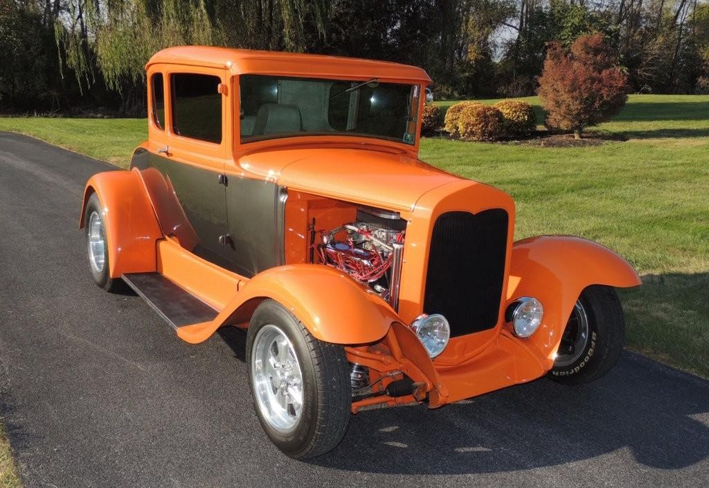 Ford Coupe Vehicle Full-screen Gallery Image 2