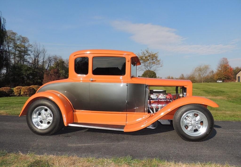 Ford Coupe Vehicle Full-screen Gallery Image 4