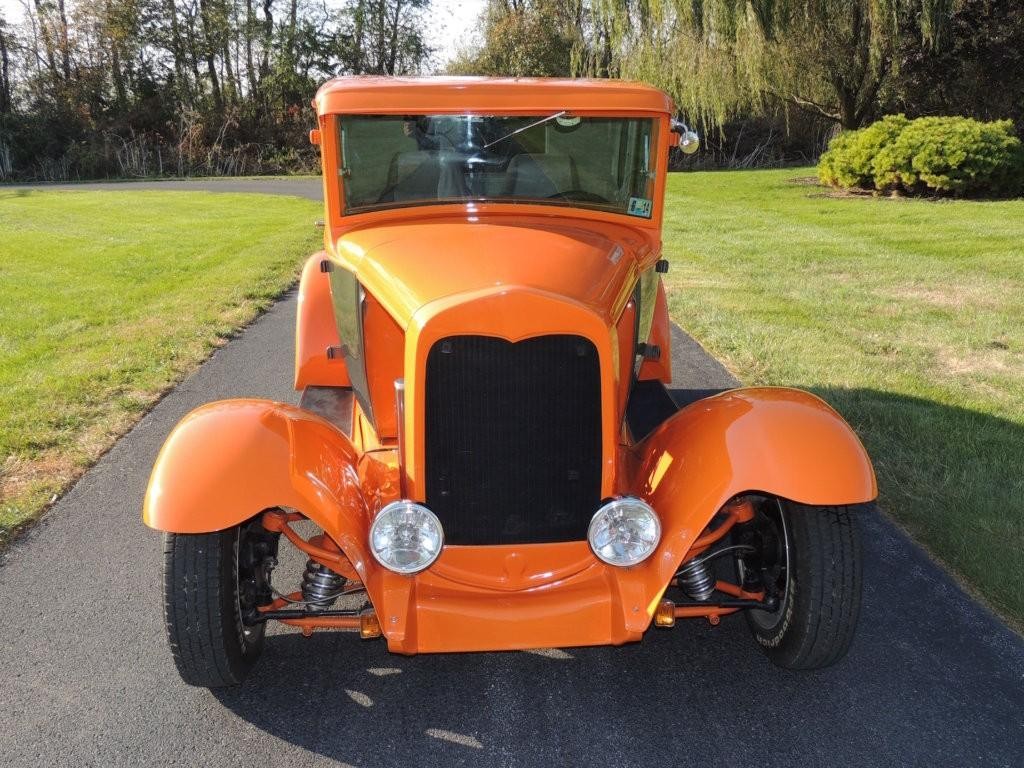 Ford Coupe Vehicle Full-screen Gallery Image 13