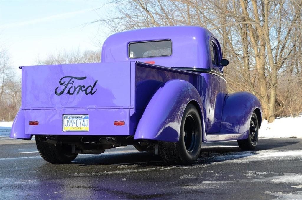 Ford F-1 Vehicle Full-screen Gallery Image 7