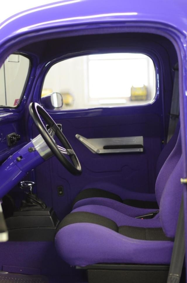 Ford F-1 Vehicle Full-screen Gallery Image 20