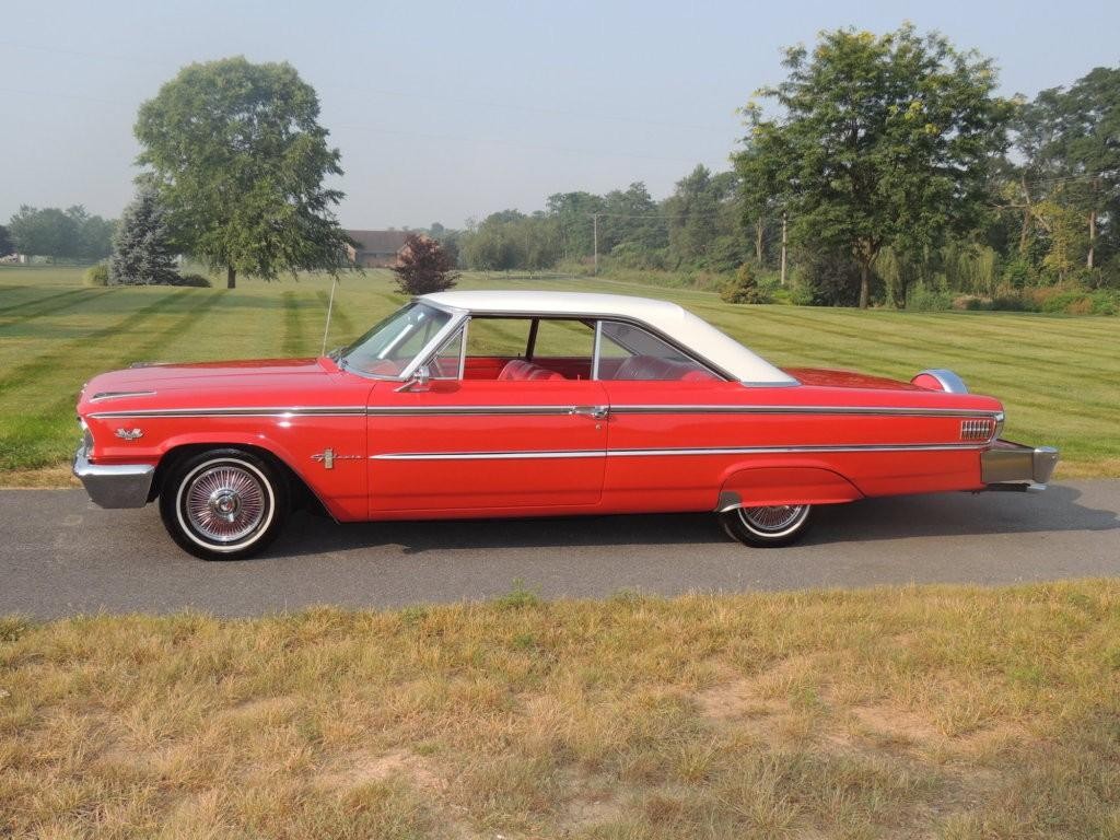 Ford Galaxie Vehicle Full-screen Gallery Image 2