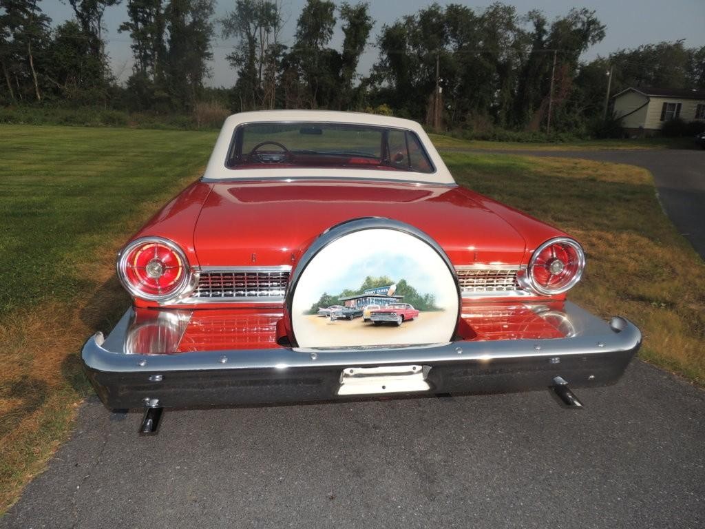 Ford Galaxie Vehicle Full-screen Gallery Image 4