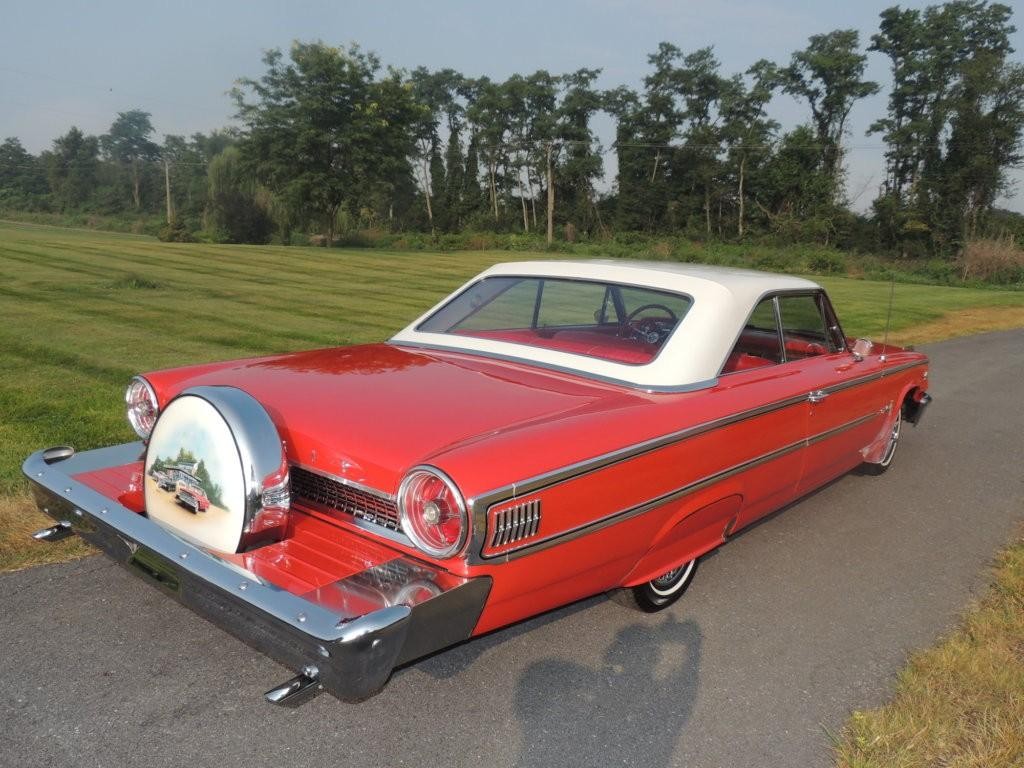 Ford Galaxie Vehicle Full-screen Gallery Image 5