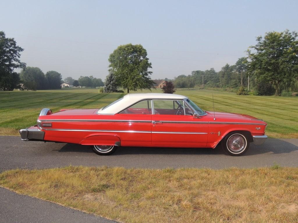 Ford Galaxie Vehicle Full-screen Gallery Image 6