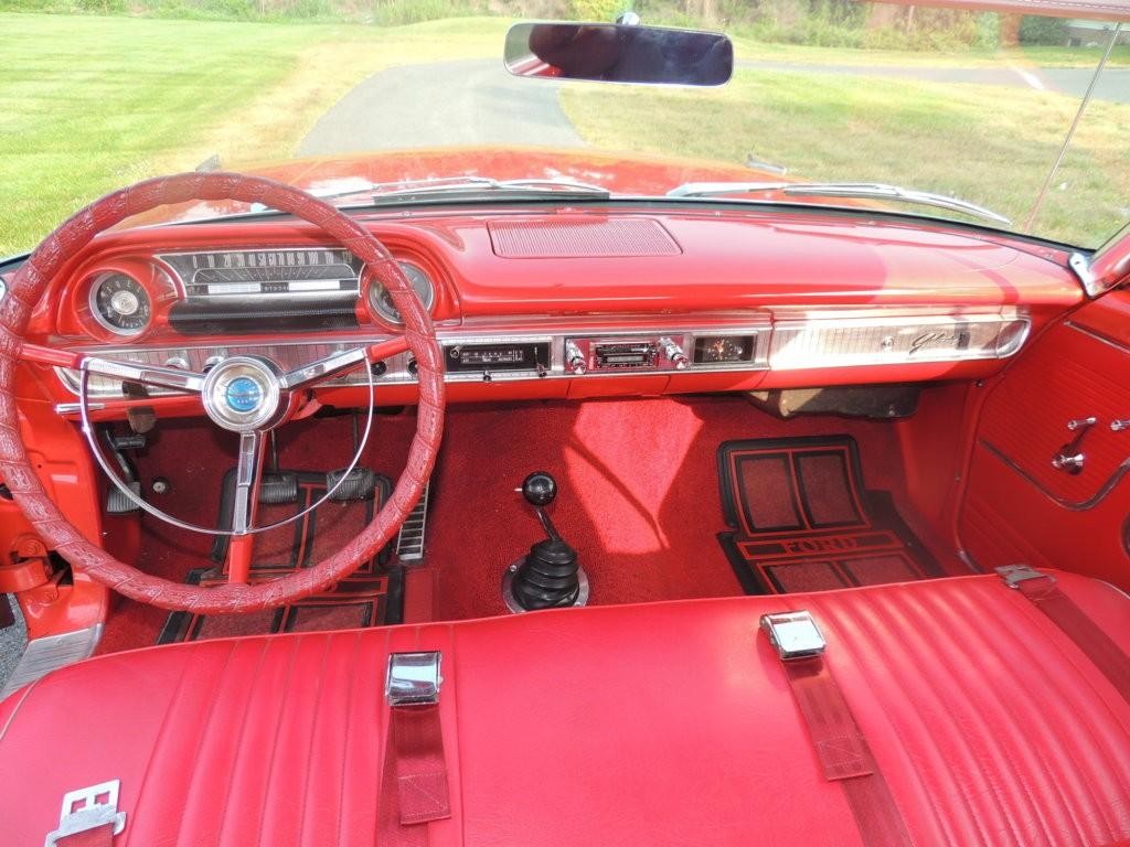 Ford Galaxie Vehicle Full-screen Gallery Image 11