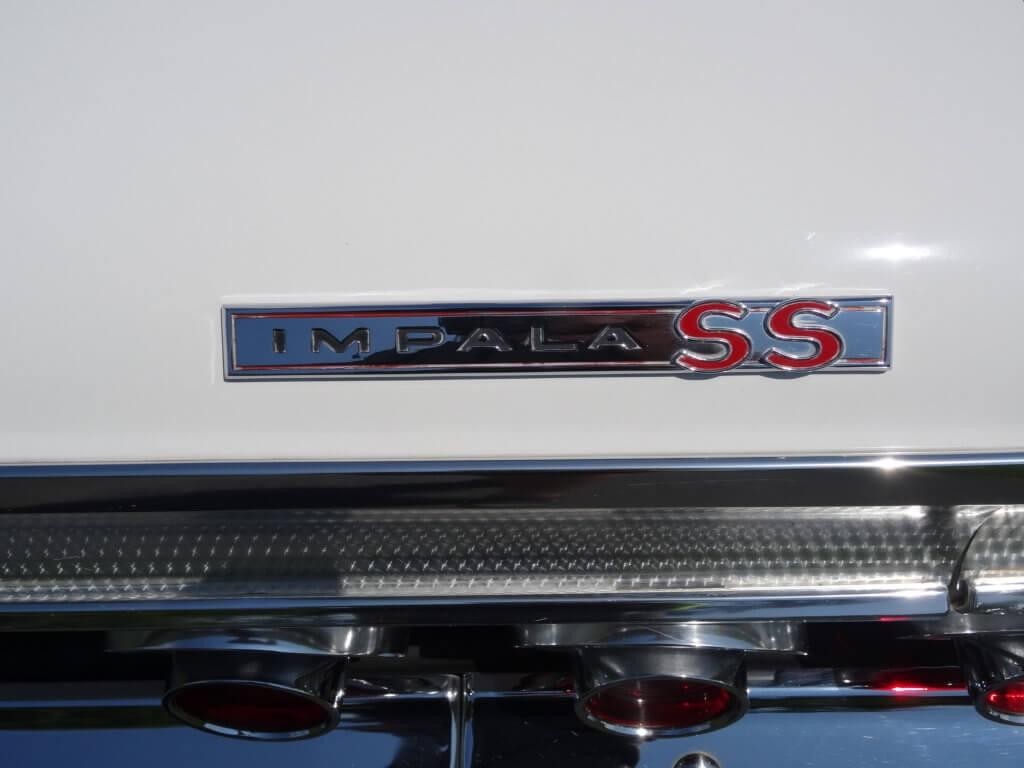 Chevrolet Impala Vehicle Full-screen Gallery Image 7
