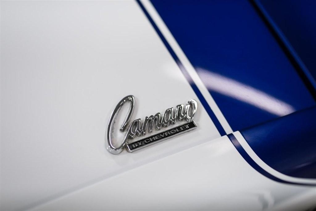 Chevrolet Camaro Vehicle Full-screen Gallery Image 7
