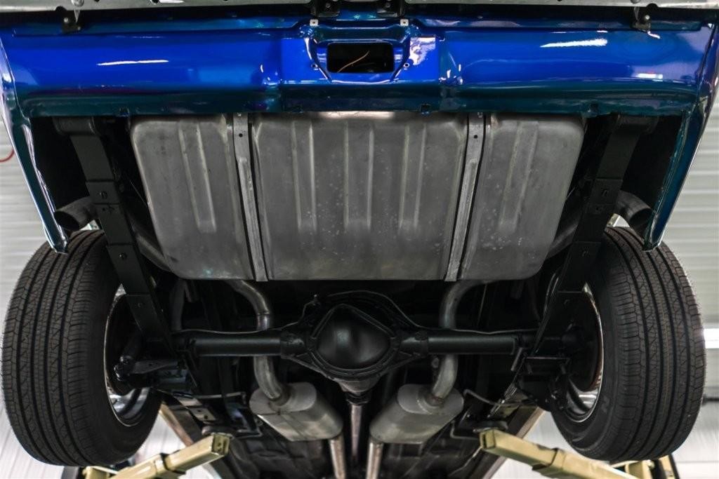 Chevrolet Camaro Vehicle Full-screen Gallery Image 19