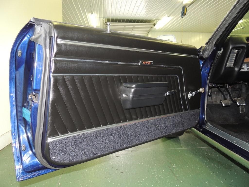 Pontiac GTO Vehicle Full-screen Gallery Image 13