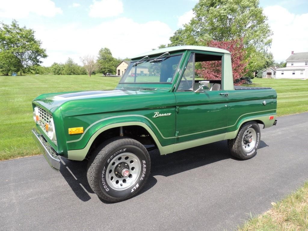 Ford Bronco Vehicle Full-screen Gallery Image 6