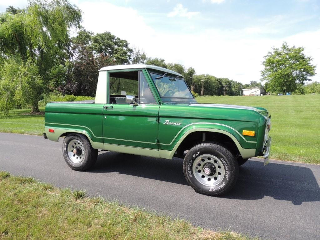 Ford Bronco Vehicle Full-screen Gallery Image 10