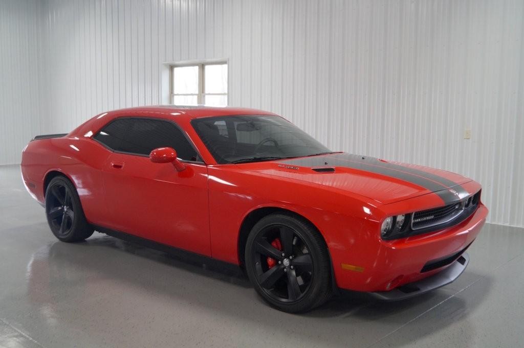 Dodge Challenger Vehicle Full-screen Gallery Image 11