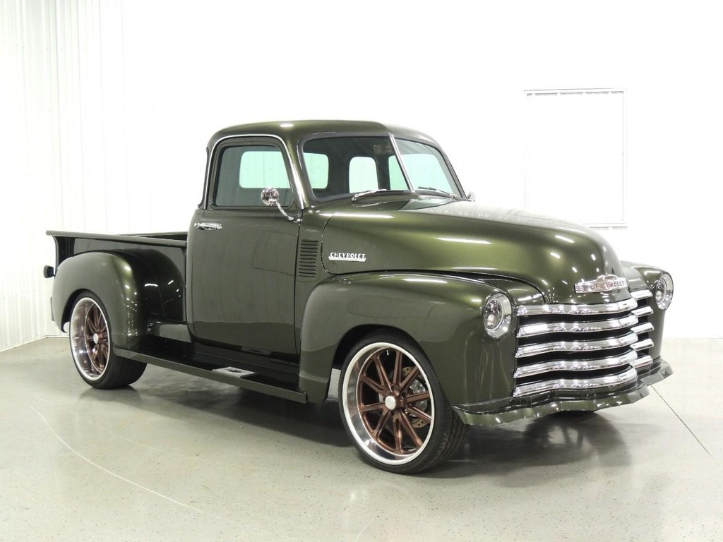 Chevrolet Truck Vehicle Full-screen Gallery Image 2