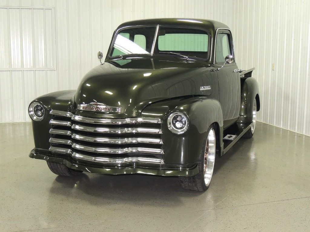 Chevrolet Truck Vehicle Full-screen Gallery Image 7