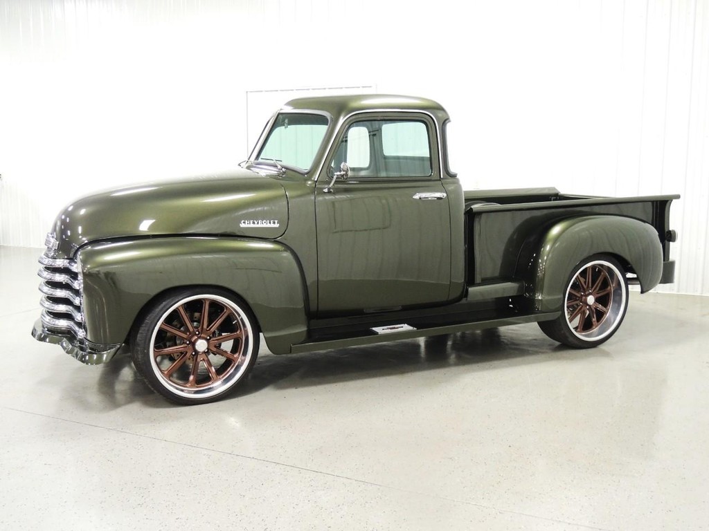 Chevrolet Truck Vehicle Full-screen Gallery Image 9