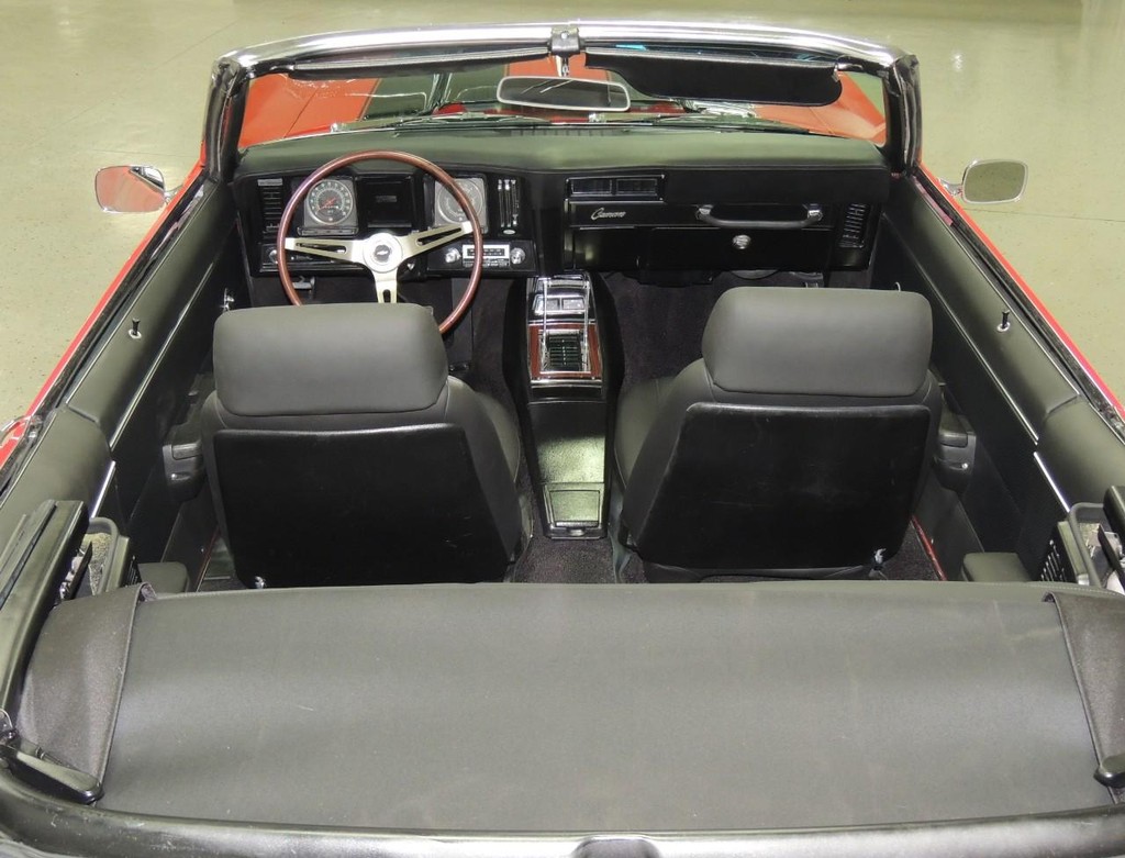 Chevrolet Camaro Vehicle Full-screen Gallery Image 24