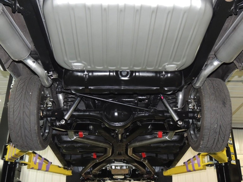 Chevrolet Impala Vehicle Full-screen Gallery Image 13
