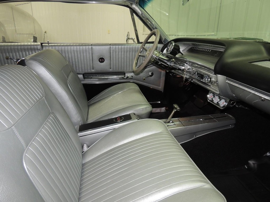 Chevrolet Impala Vehicle Full-screen Gallery Image 19