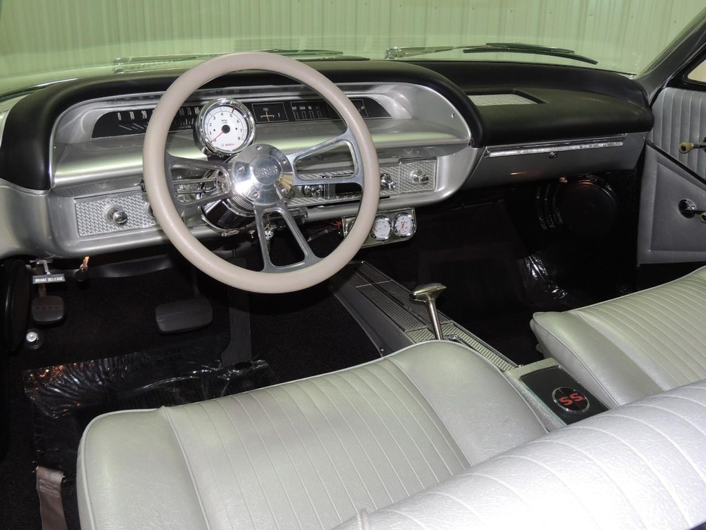 Chevrolet Impala Vehicle Full-screen Gallery Image 20