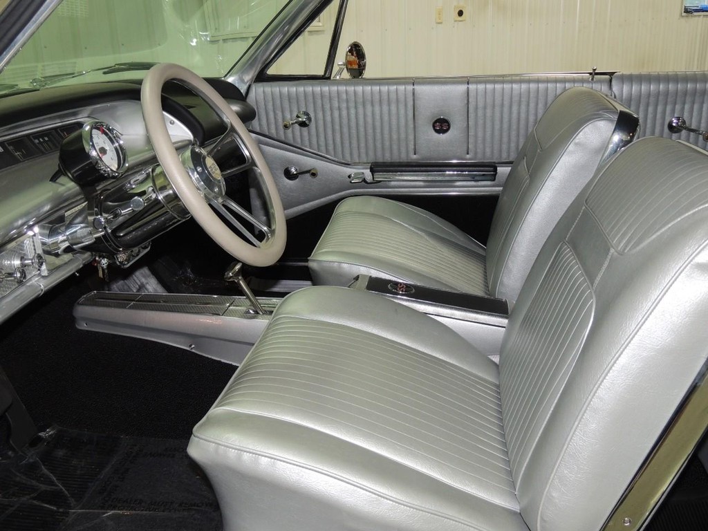 Chevrolet Impala Vehicle Full-screen Gallery Image 29