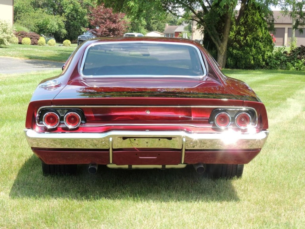 Dodge Charger Vehicle Full-screen Gallery Image 10