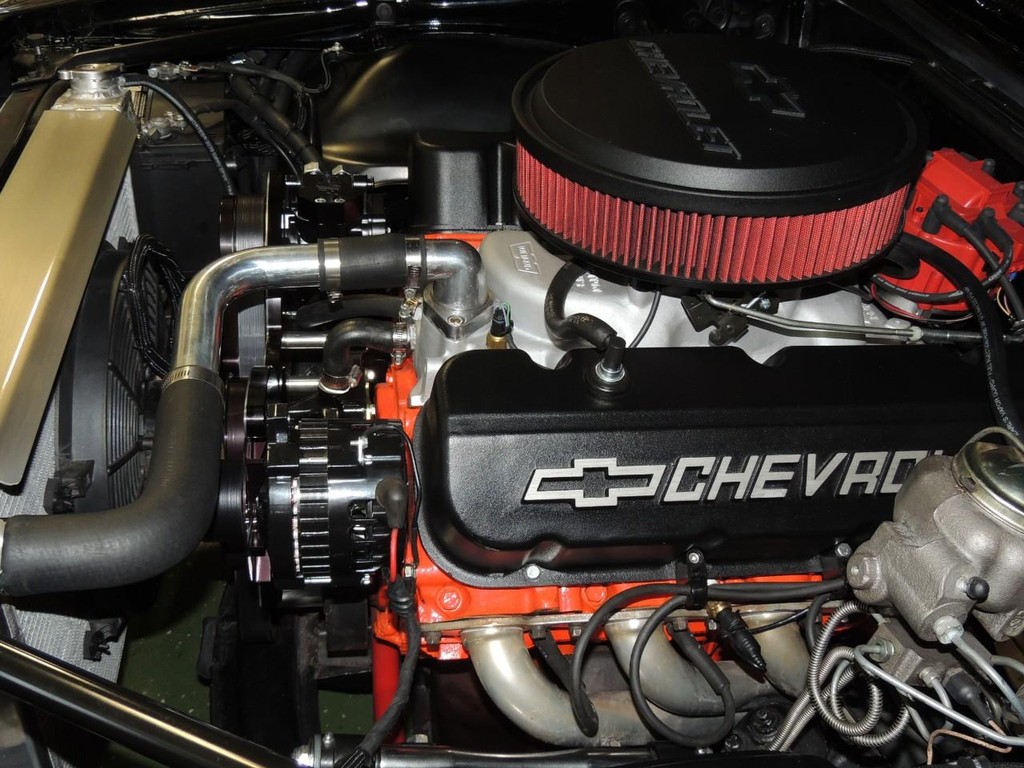 Chevrolet Camaro Vehicle Full-screen Gallery Image 36
