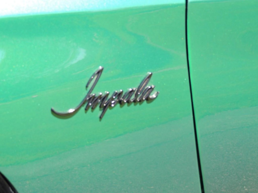 Chevrolet Impala Vehicle Full-screen Gallery Image 34