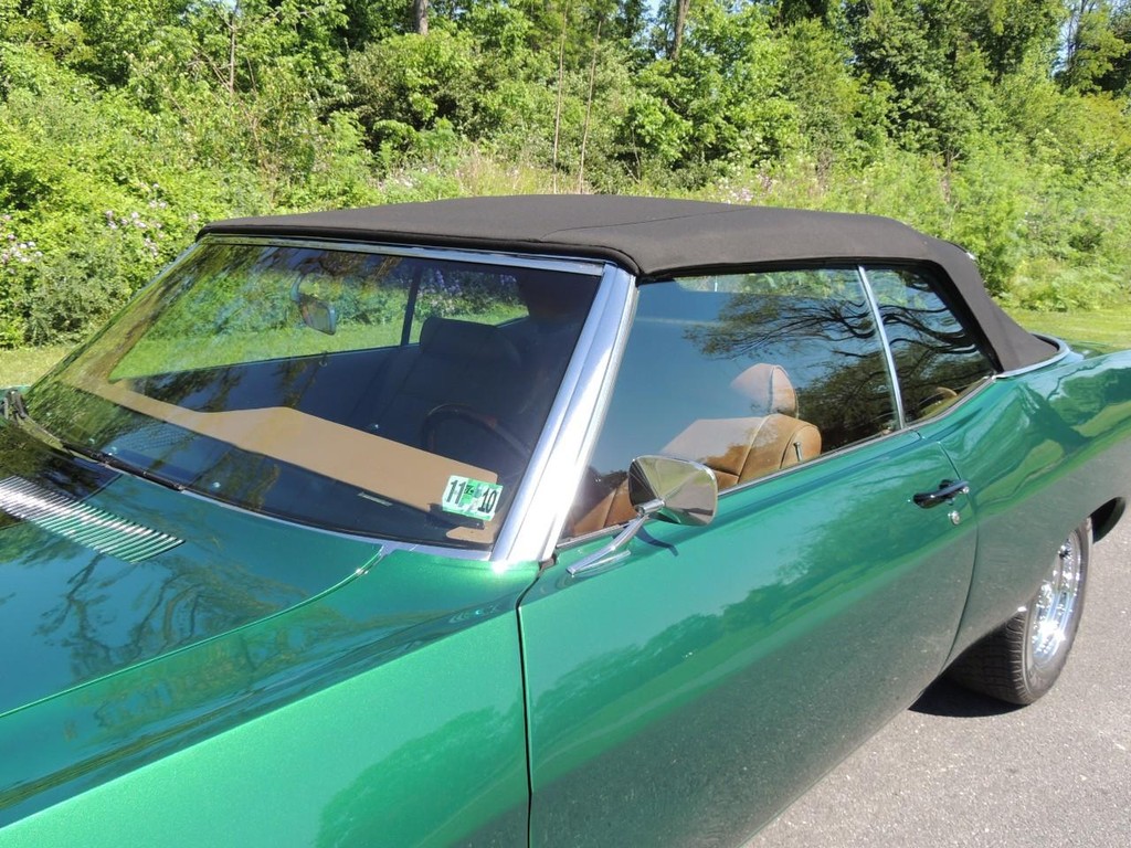 Chevrolet Impala Vehicle Full-screen Gallery Image 35