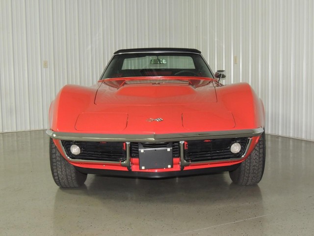 Chevrolet Corvette Vehicle Full-screen Gallery Image 10