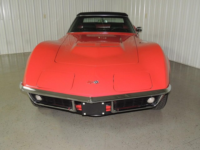 Chevrolet Corvette Vehicle Full-screen Gallery Image 14