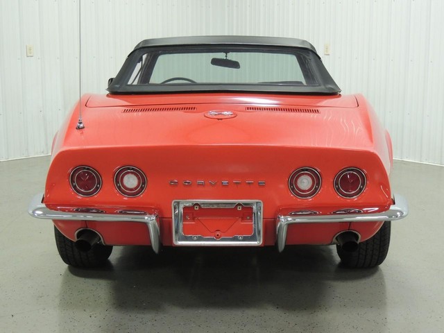 Chevrolet Corvette Vehicle Full-screen Gallery Image 16