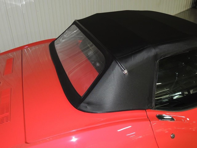 Chevrolet Corvette Vehicle Full-screen Gallery Image 32