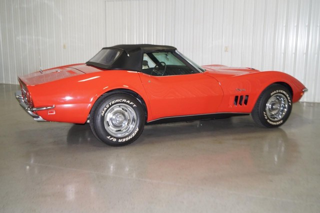 Chevrolet Corvette Vehicle Full-screen Gallery Image 52